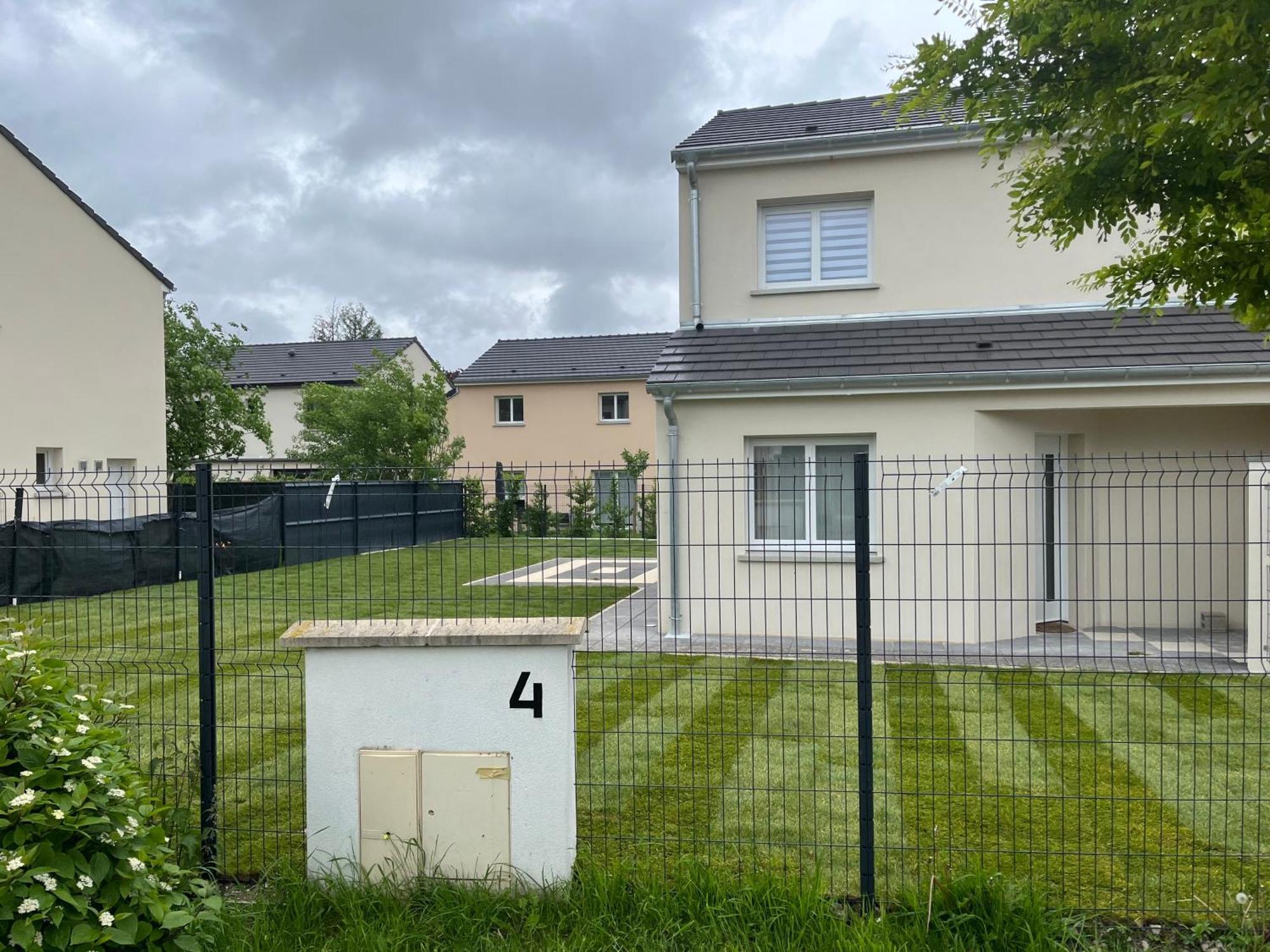 Superbe Maison Avec Jardin Bezannes Экстерьер фото